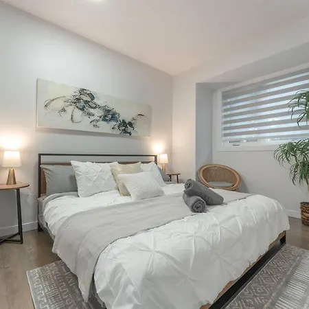 Chic Romantic3Bed Patio Wifi Quiet Retreat Parking Calgary Exterior photo